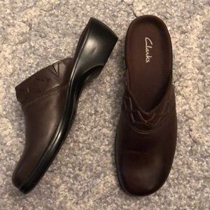 Clark’s Blue Manor Clogs NEW